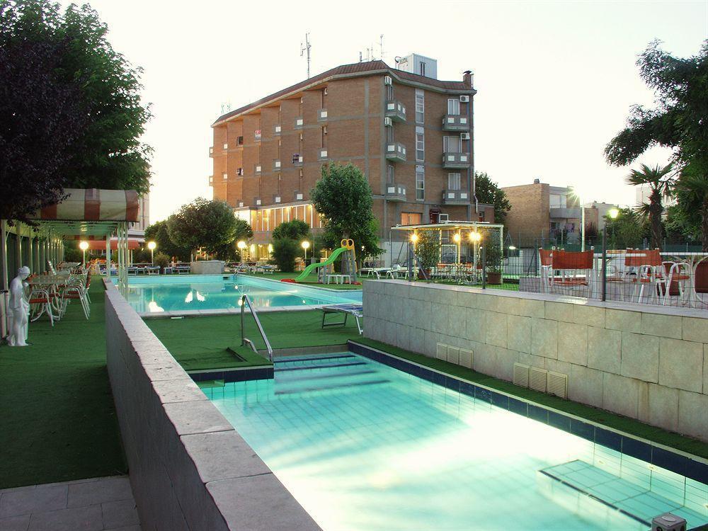 Hotel Marina Beach Ravenna Exterior foto