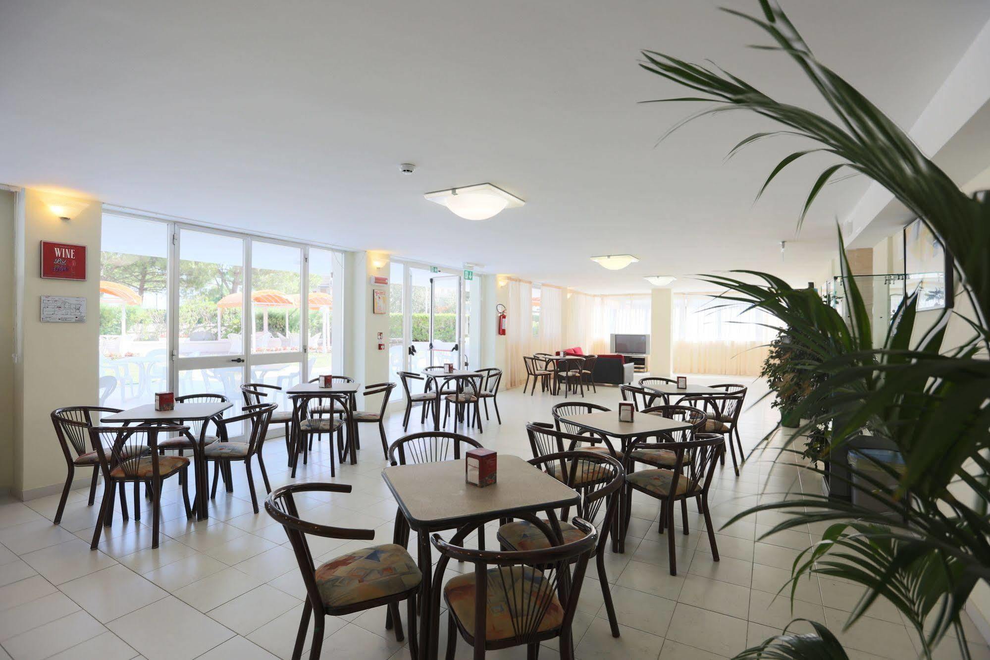 Hotel Marina Beach Ravenna Exterior foto